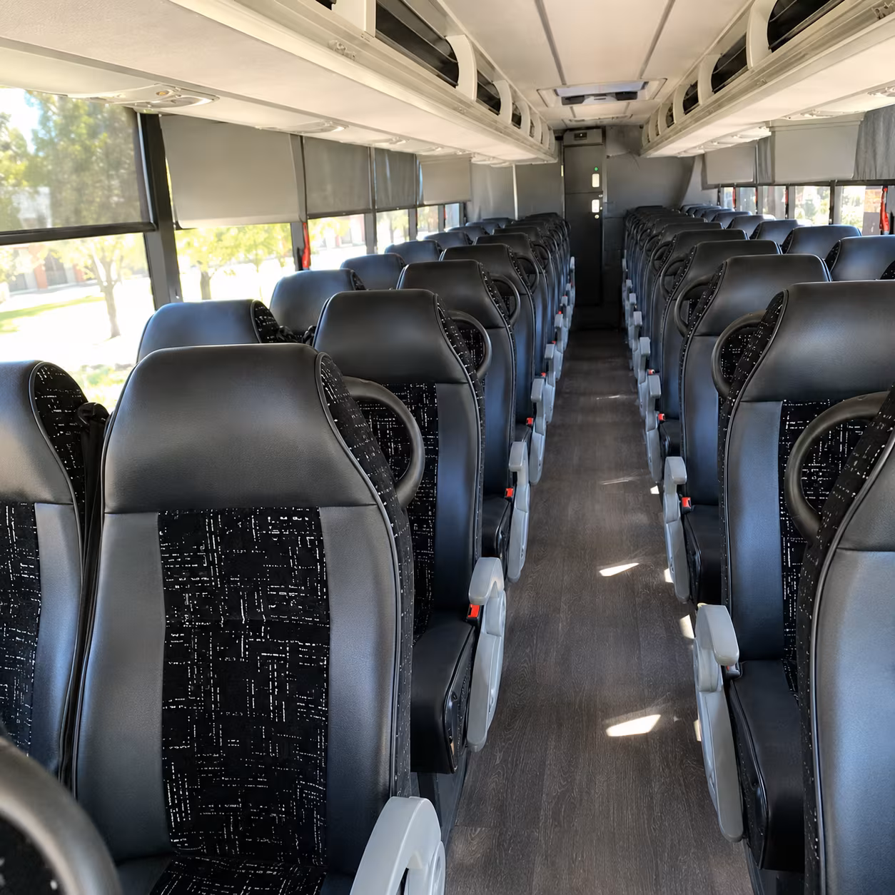 group bus trips from lakeville to popular midwest destinations