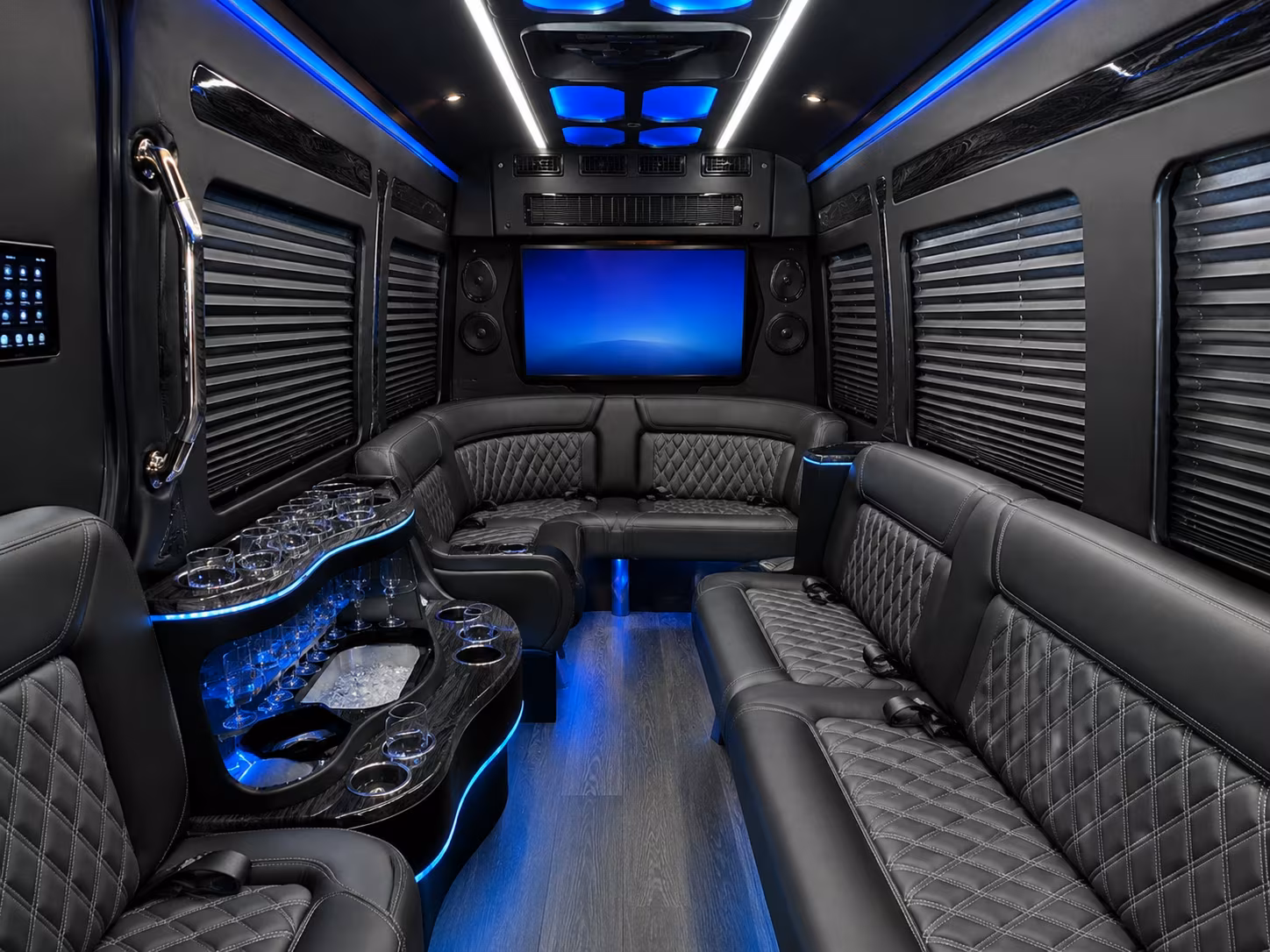 lakeville long distance bus rentals for sports teams and tournament travel