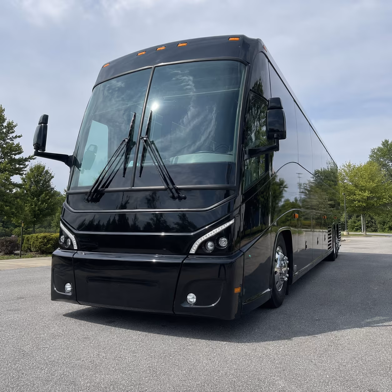 long distance charter bus rentals from lakeville to the twin cities and beyond