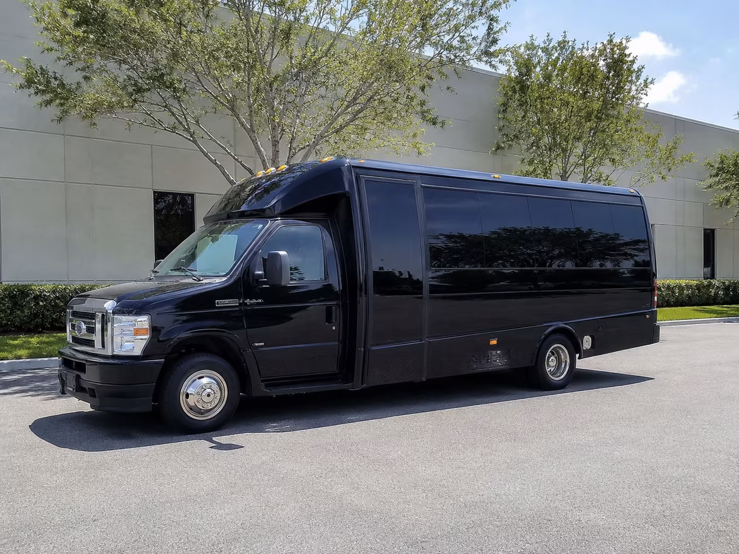 shuttle buses to mystic lake amphitheater and casino concerts near prior lake